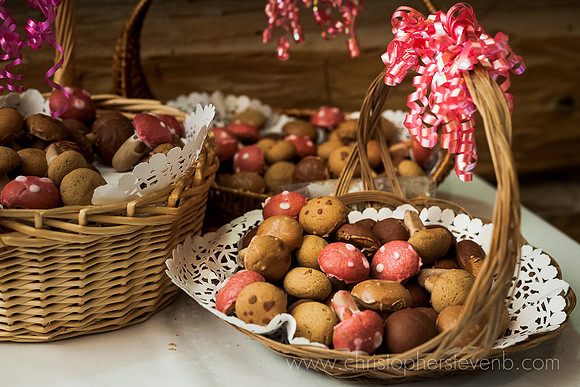 wedding desserts with mushroom shaped gingerbread