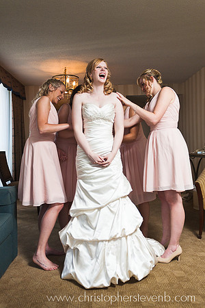 bride getting ready for Ottawa wedding