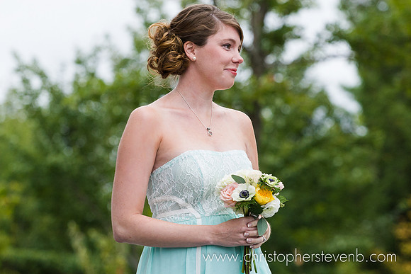bridesmaid with bouquet
